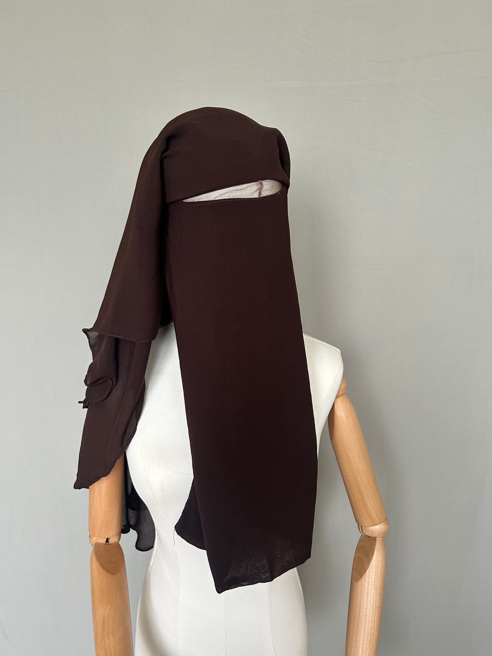 Niqab saoudien origine - Chocolat  — Kitaberie, vue produit